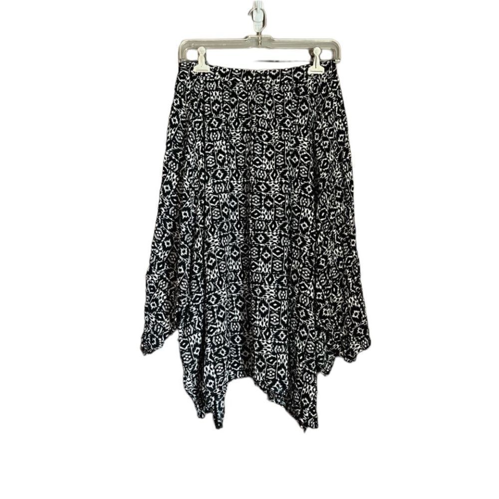 3 for $30! Hollister asymmetric black & white patterned skirt